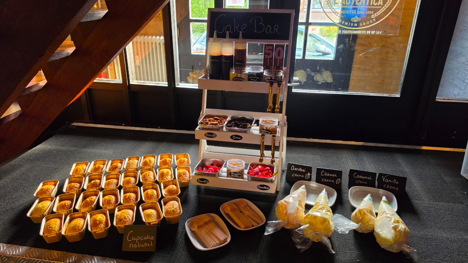 Cakebar — Een persoonlijke cakebar op locatie voor feestjes, markten, bruiloften en bedrijfsmomenten.